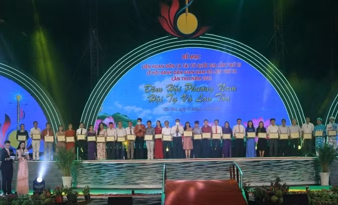 be mac lien hoan don ca tai tu quoc gia va le hoi banh dan gian nam bo hinh 5