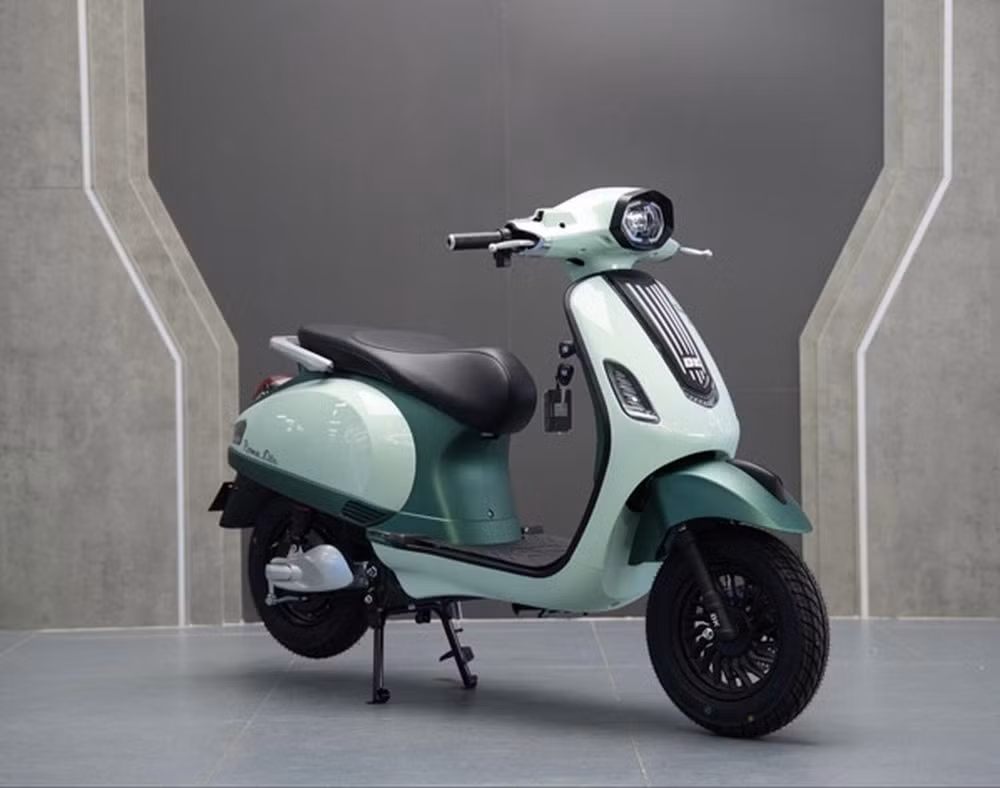 4 mẫu xe máy điện giá chỉ ngang Honda Wave, thích hợp cho khách hàng phổ thông: Đi chất, có mẫu đi được 262km, chi phí sạc rất rẻ