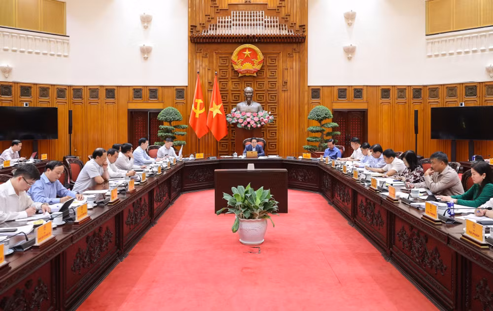 Thủ tướng: Thích ứng linh hoạt, hiệu quả với tình hình để đạt tăng trưởng 8,3-8,5%- Ảnh 2.