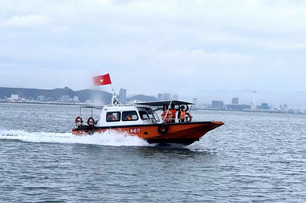 anh-2-toa-sang-vinh-ky-quan.jpg