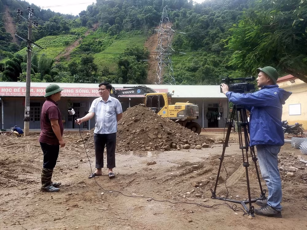 khi doi ben cung dong hanh hinh 3