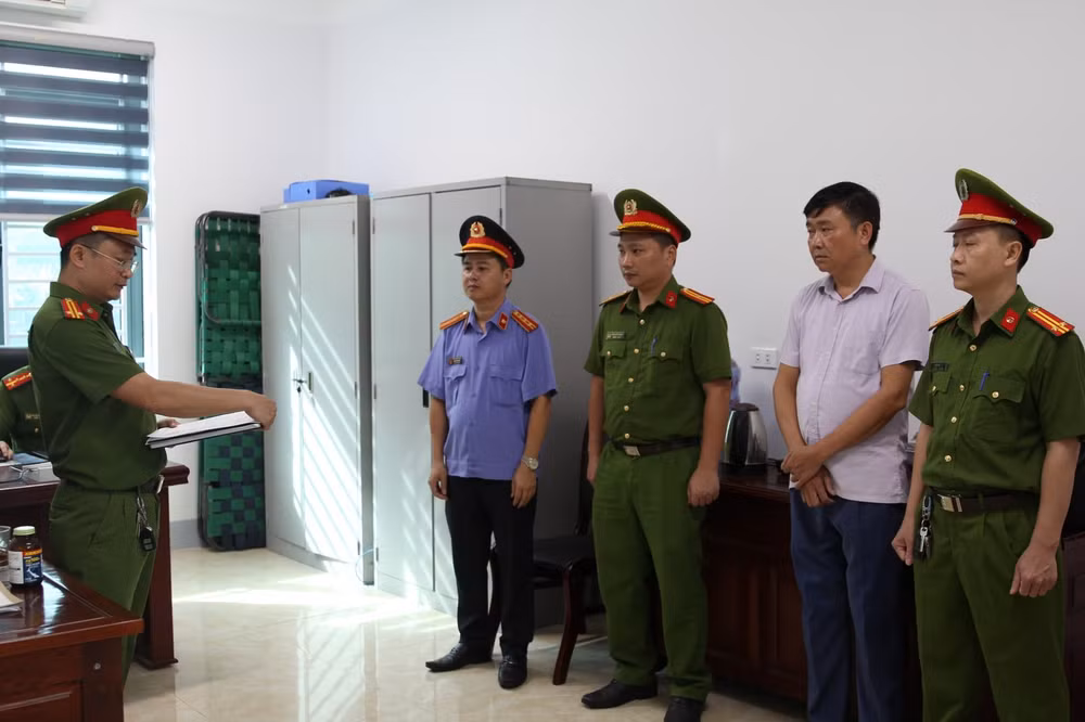 khoi to them 3 doi tuong lien quan den sai pham trong quan ly dat dai tai thi xa cua lo hinh 1