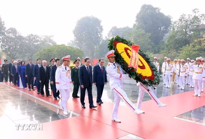 lanh dao dang va nha nuoc vao lang vieng chu tich ho chi minh hinh 2