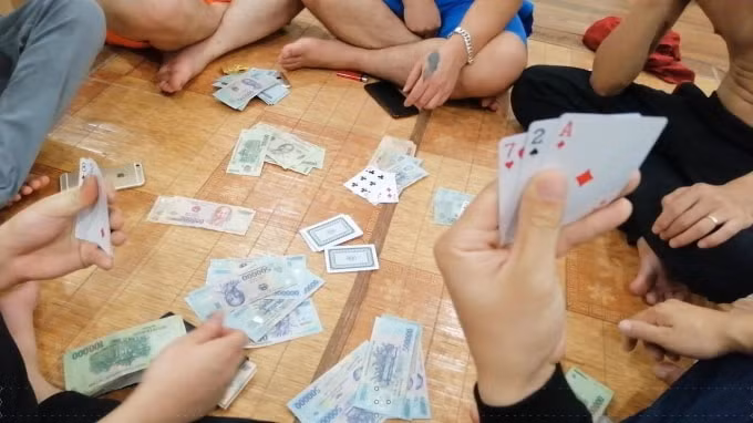 thanh hoa bat qua tang 2 hieu truong tren chieu bac hinh 1