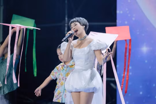 Ca sĩ Ngọc Khuê: Phụ nữ không cần hoàn hảo để được công nhận
