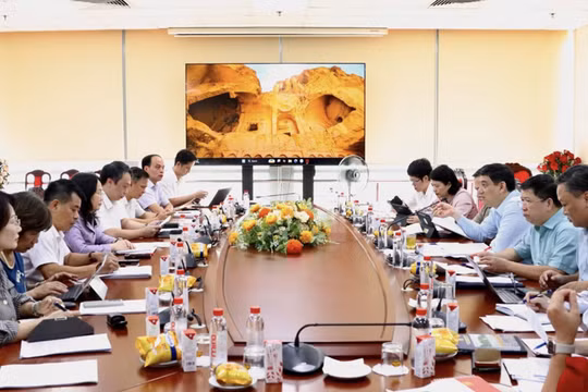 Tháo gỡ điểm nghẽn, tạo động lực phát triển công nghiệp văn hóa