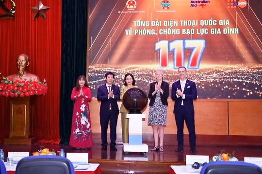 Ra mắt Tổng đài 117, góp phần xây dựng văn hóa gia đình không bạo lực