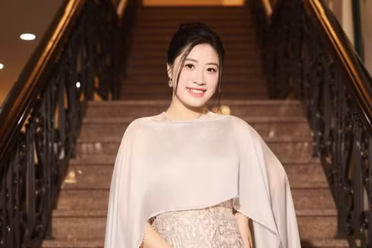 Ca sĩ Bích Hồng làm giám khảo tại Asia Arts Festival 