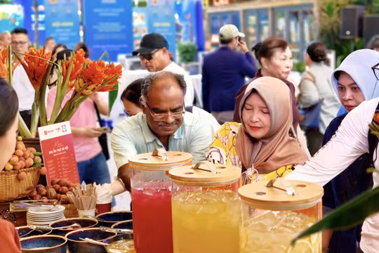 Hà Nội quảng bá ẩm thực và nghệ thuật truyền thống tới đại biểu ASEAN