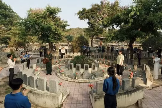 ‘Nghỉ hè sợ nghỉ hưu’ hé lộ hình ảnh giàu cảm xúc về chiến tranh và tình thân
