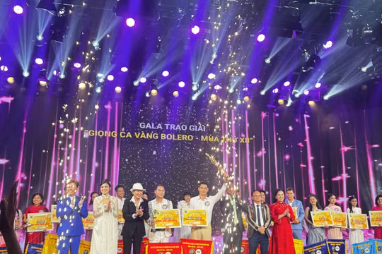 Điều đặc biệt về Quán quân Giọng ca vàng Bolero mùa 12 Phạm Ngọc Anh