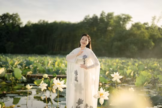 Sao Mai Huyền Trang ra mắt MV ‘Em là cô gái Việt Nam’ tôn vinh vẻ đẹp phụ nữ Việt