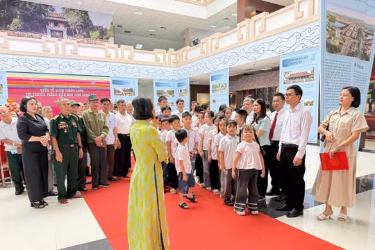 Giới thiệu giá trị di sản Quốc Tử Giám và truyền thống hiếu học của người Hưng Yên
