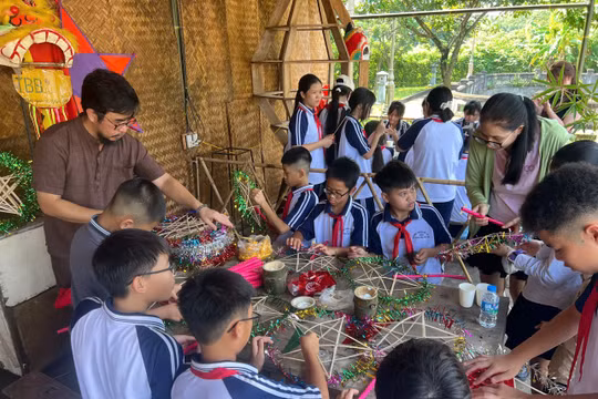 Học sinh Xứ Đoài trải nghiệm Trung thu giữa không gian di sản