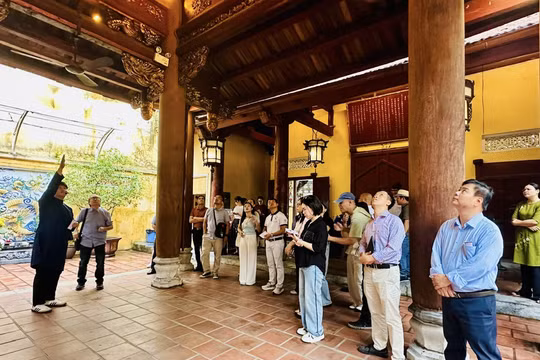 Hà Nội làm mới tour Thăng Long tứ trấn bằng trải nghiệm văn hóa