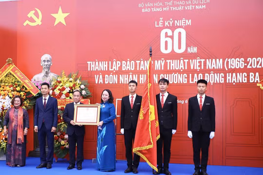 Bảo tàng Mỹ thuật Việt Nam nhận Huân chương Lao động hạng Ba nhân dịp 60 năm thành lập