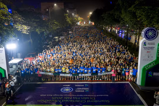 Khởi động giải chạy Standard Chartered Marathon Di sản Hà Nội 2026 
