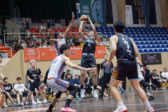 Hanoi Buffaloes vững ngôi đầu sau chiến thắng áp đảo Danang Dragons 