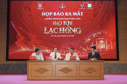 “Hào khí Lạc Hồng” tái hiện huyền sử dân tộc tại Đền Hùng
