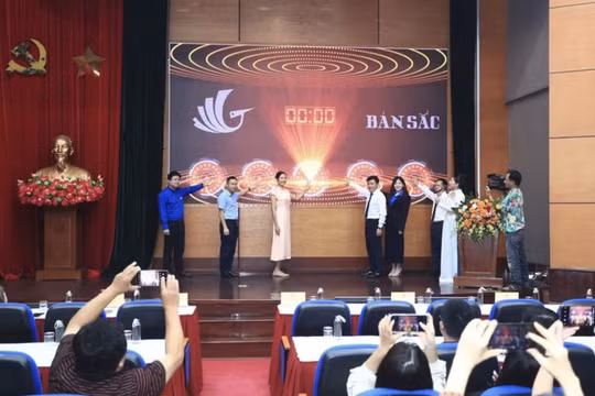 Phát động ‘Chương trình Bản sắc’, lan tỏa văn hóa Việt trên môi trường số