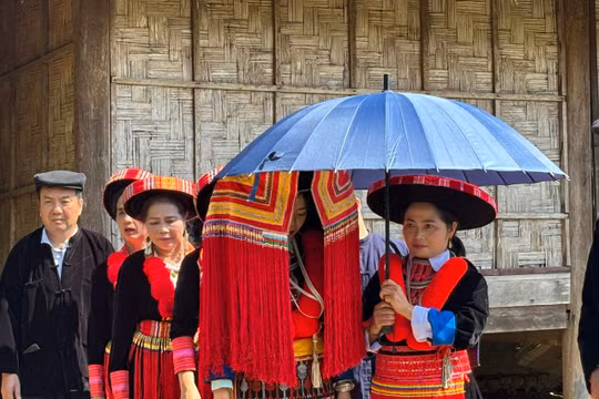 Độc đáo lễ cưới truyền thống của người Dao tại Làng Văn hóa