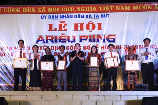 Lễ hội thiêng ARiêu Piing của người Tà Ôi được ghi danh Di sản quốc gia