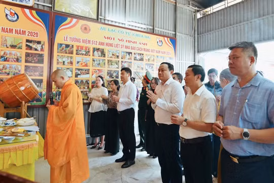 Hội Nhà báo Nghệ An dâng hương tưởng niệm 555 nhà báo liệt sĩ