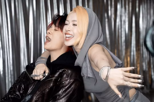 Chi Pu công bố album 'EXs' sau 9 năm ấp ủ 