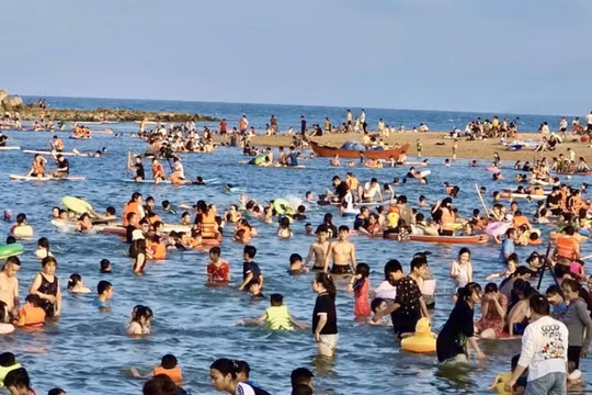 Hàng loạt hoạt động trải nghiệm biển thu hút khách đến phía đông Đắk Lắk