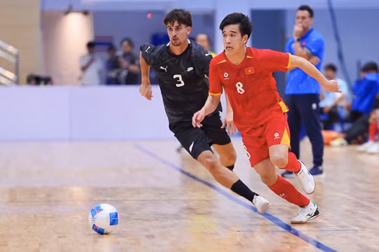 Tuyển futsal Việt Nam thắng đậm New Zealand, sáng cửa vô địch