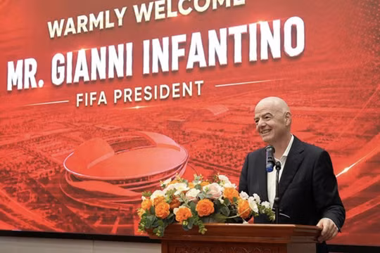 Chủ tịch FIFA đánh giá cao tiềm năng vươn tầm của bóng đá Việt Nam