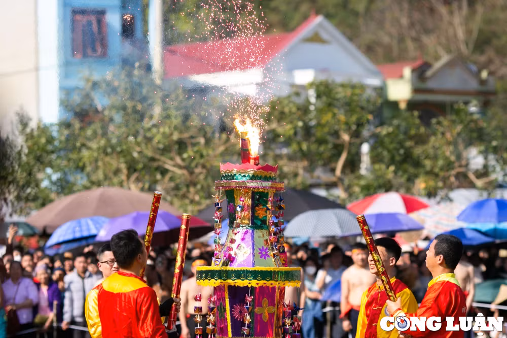 doc dao le hoi tranh dau phao o cao bang hinh 2