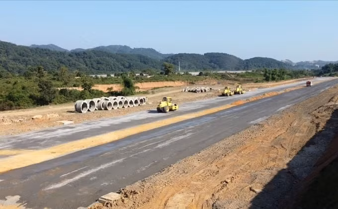 som nang cap khoang 20km quoc lo 4 doan noi ha giang lao cai hinh 1