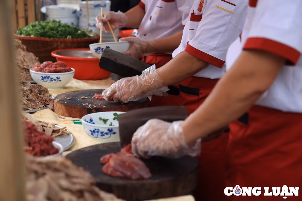 nguoi dan thich thu trai nghiem cac loai pho tai festival pho 2024 hinh 3