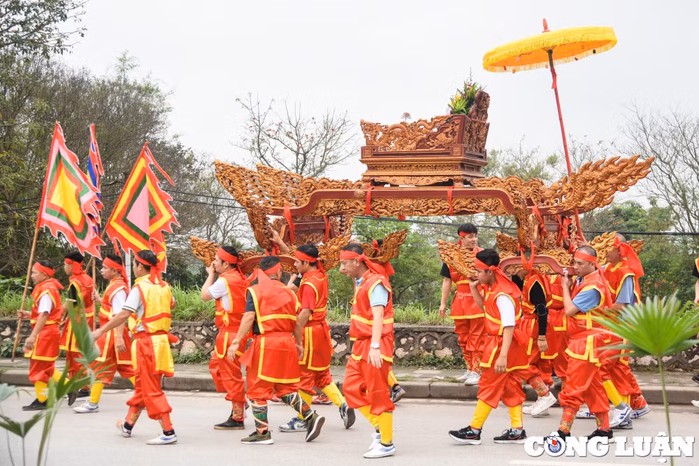 dac sac le hoi ruoc nuoc tren song hong hinh 3