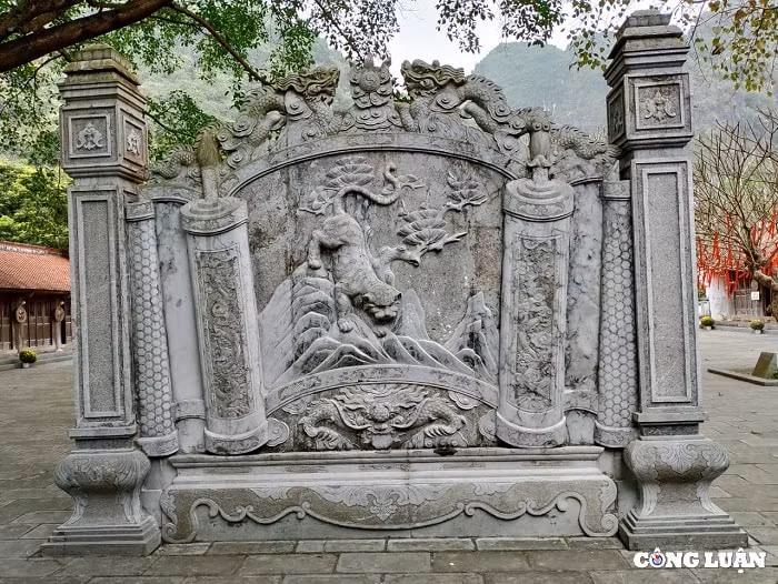 ghe tham dong hoa lu can cu khoi nghiep cua nguoi anh hung dinh bo linh hinh 9
