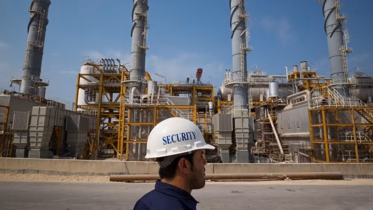 iran ky cac hop dong dau mo moi tri gia 13 ty usd hinh 1