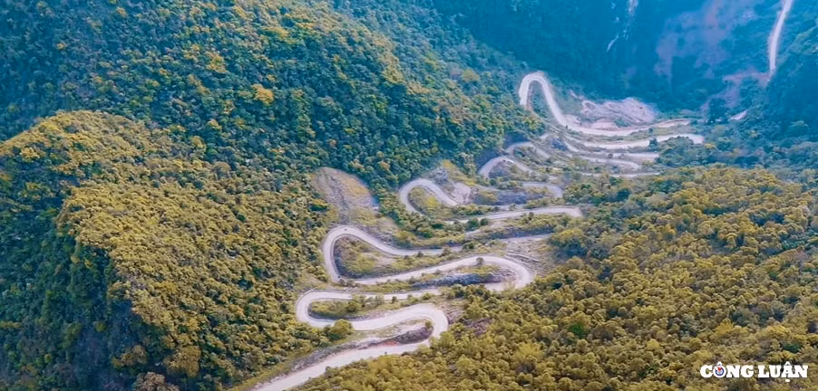 man nhan ngam nhin deo me pia cao bang 14 tang tu tren cao hinh 1