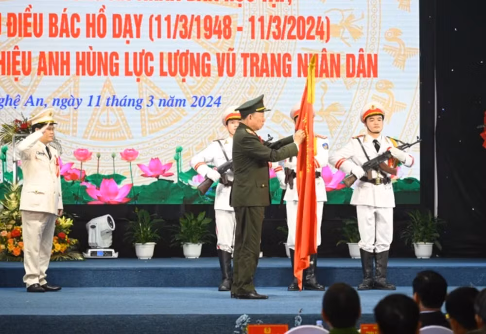 xung danh anh hung luc luong vu trang nhan dan tren que huong chu tich ho chi minh kinh yeu hinh 2