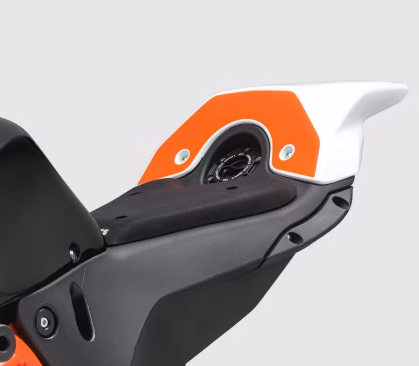 ngam ktm rc 8c 2024 mo to phien ban gioi han co gia gan 41500 usd hinh 4