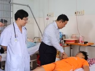 khan truong dieu tri cho benh nhan va to chuc dieu tra xac dinh nguyen nhan vu ngo doc thuc pham tai quan com ga tram anh tp nha trang khanh hoa hinh 1