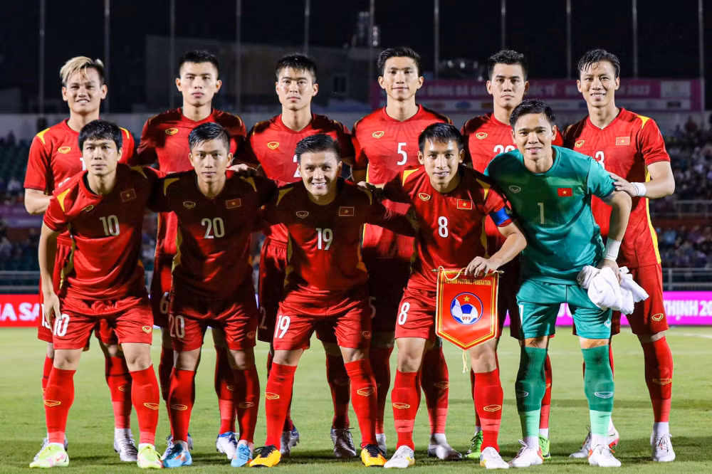 ha noi fc xung dang tiep tuc duoc choi tren san hang day hinh 1
