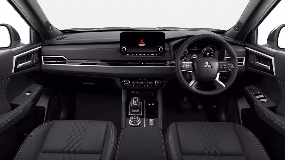 mitsubishi bo sung ban chu luc outlander gsr hinh 2