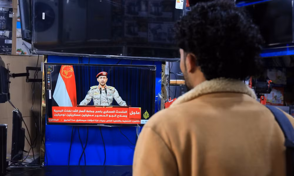 houthi phong hang chuc uav tan cong tau hang va tau chien tren bien do hinh 1