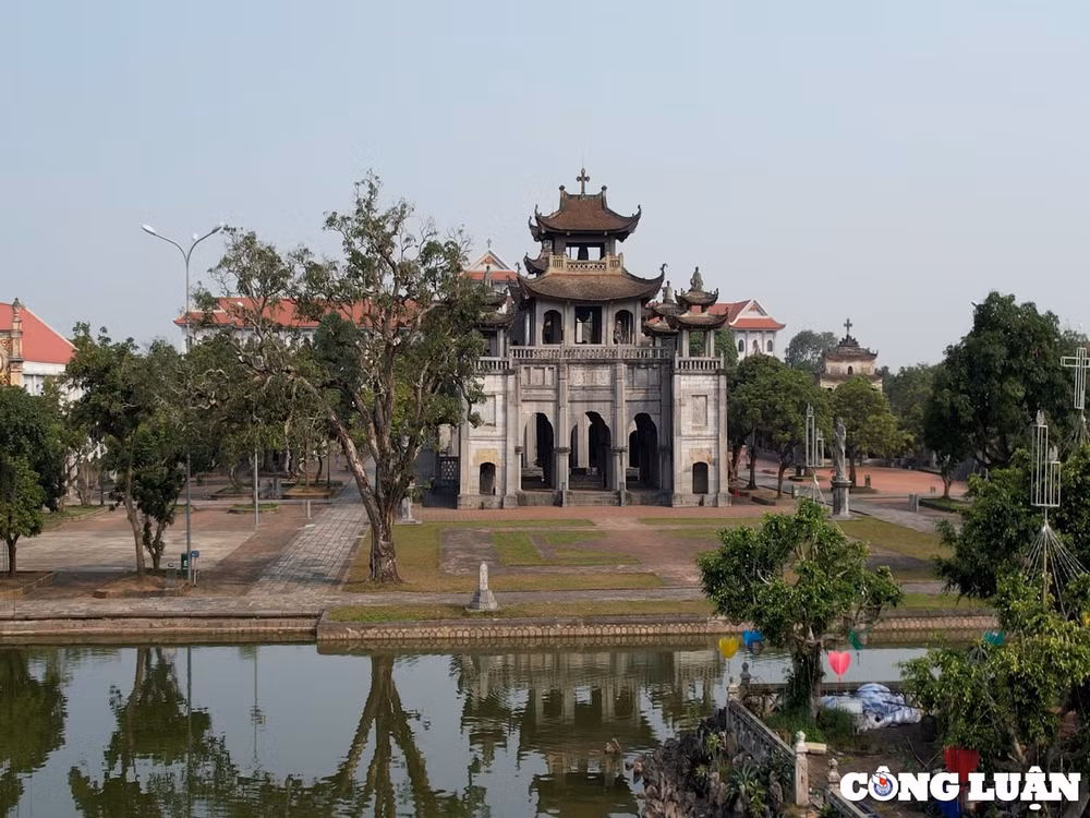 kham pha tiem nang du lich da dang tai nui vang kim son hinh 1