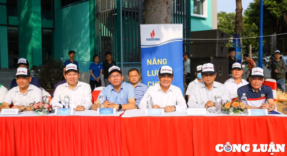 tung bung khai mac giai bong da cup nha bao cong luan lan thu iii nam 2024 hinh 5