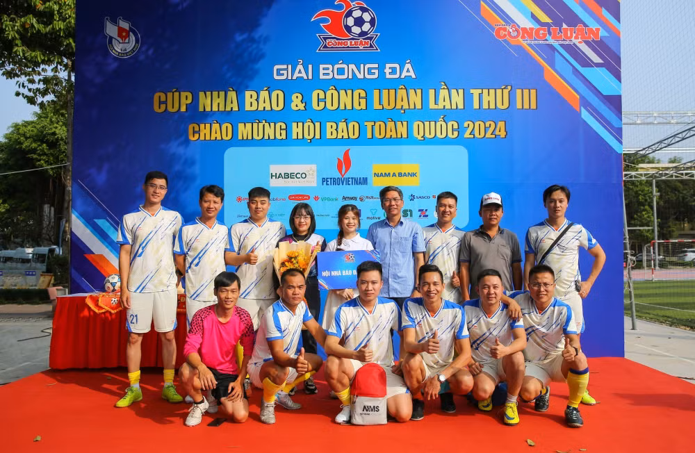 nhung hinh anh dep tai giai bong da cup nha bao va cong luan lan thu iii hinh 9