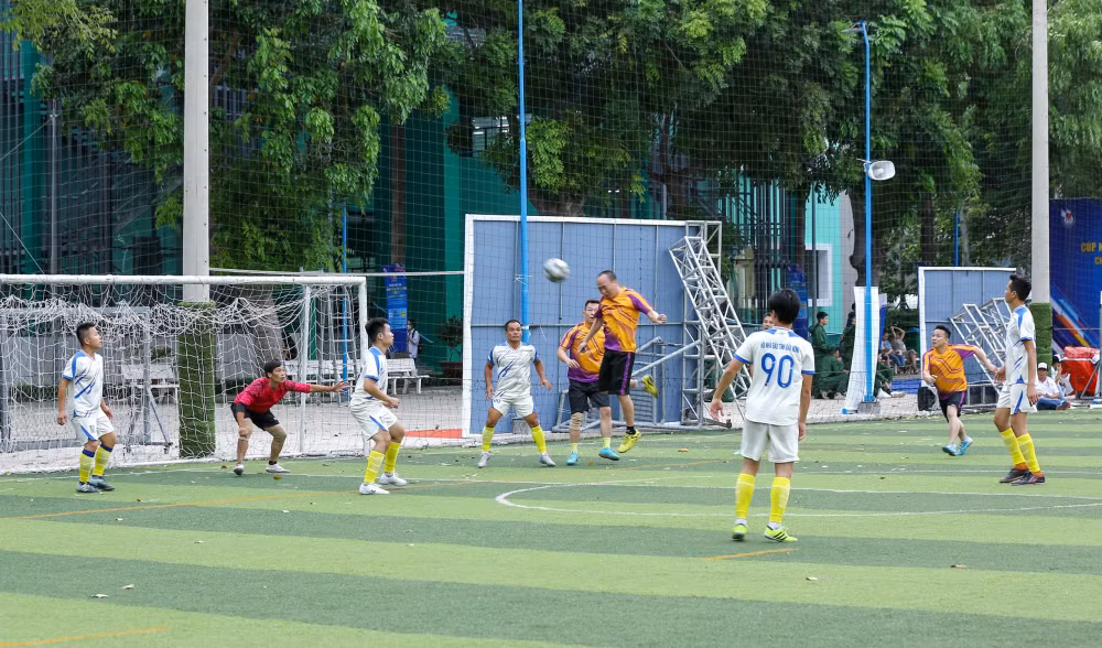 xac dinh 2 doi vao ban ket giai bong da cup nha bao va cong luan lan thu iii hinh 15