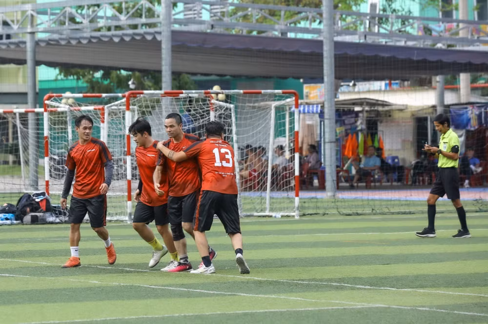 xac dinh 2 doi vao ban ket giai bong da cup nha bao va cong luan lan thu iii hinh 10