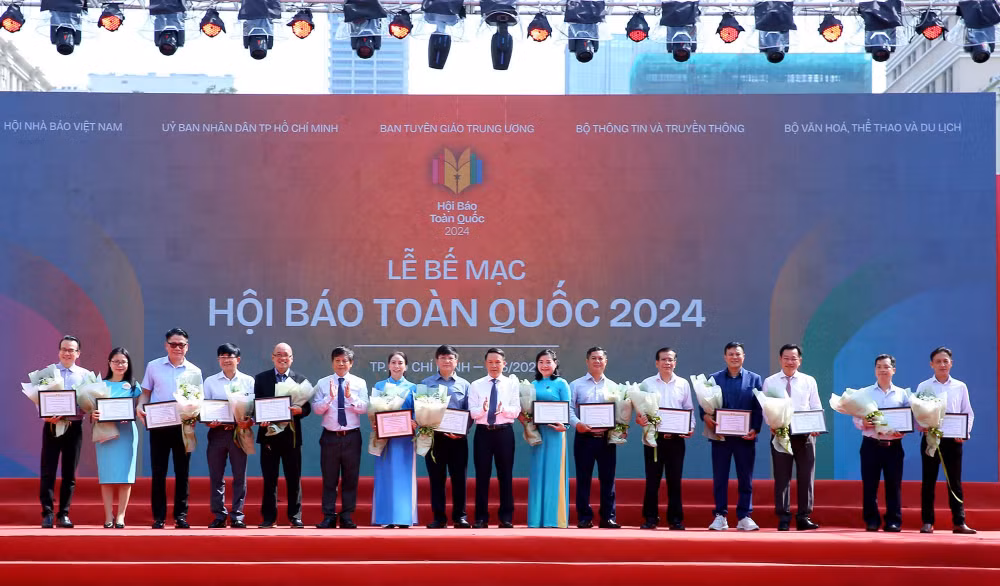 be mac hoi bao toan quoc 2024 bao chi chung suc dong long thuc day doi moi sang tao hinh 12